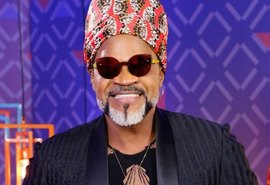 Carlinhos Brown lança disco com canções autorais e gravações inéditas