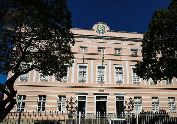 Eleição de governador-tampão será nominal e aberta, 30 dias depois de vago o cargo