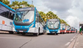 Ônibus operam em horário especial nesta segunda e em todos os domingos de dezembro