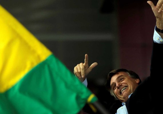 Bolsonaro defendeu novo golpe militar e guerra