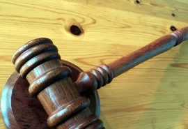 Mulher é condenada por se passar por advogada e aplicar golpe em idosa