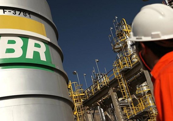 BNDES prepara oferta pública para parte de ações da Petrobras