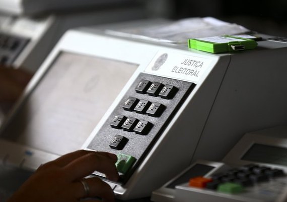 Urna eletrônica completa 30 anos e marca evolução das eleições no Brasil