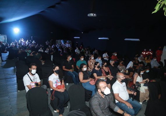 Circuito Penedo de Cinema é aberto com homenagens a alagoanos que fizeram história na Sétima Arte