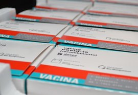 Alagoas vai imunizar pessoas a partir de 53 anos com novas doses recebidas