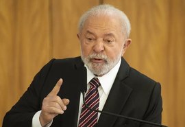 Presidente Lula destina R$ 15,8 bilhões para estados e municípios