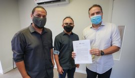 Governador garante inclusão de jornalistas de AL em grupos prioritários para vacinação