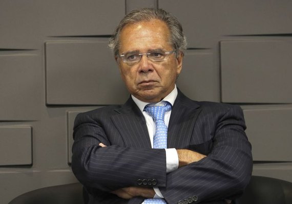 Guedes defende privatizações e diz que a velha política morreu