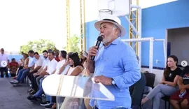 Renan Filho fecha com Zé Pacheco e os Pereira até sexta-feira
