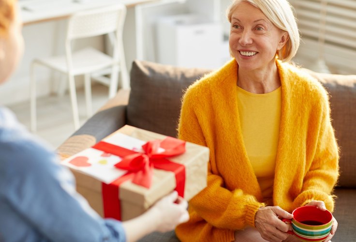 Dia das Mães: por que lembrancinha se é possível um presente importado?