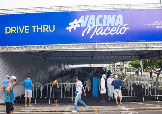 Maceió inicia vacinação de idosos com 75 e 76 anos nesta quinta (11)