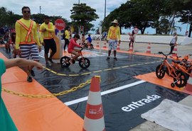 SMTT realiza ações educativas durante a Caminhada da Mulher