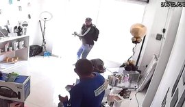 VÍDEO: Loja é assaltada no Canaã, em Maceió, e prejuízo chega a R$ 30 mil