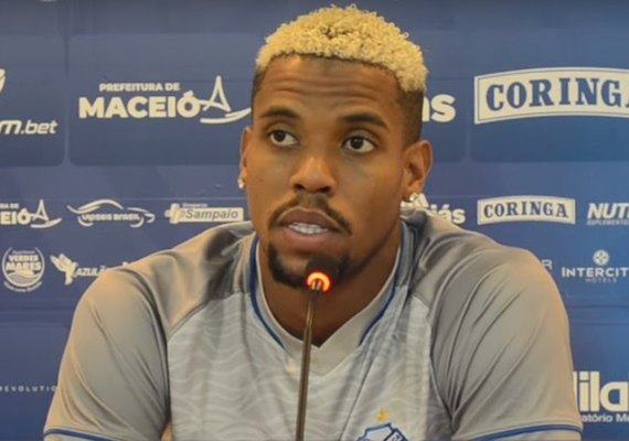 Atacante Iury Castilho recebe terceiro amarelo e desfalca CSA contra o Náutico