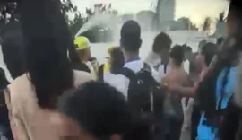 Pais denunciam spray de pimenta contra alunos na saída de escola em AL