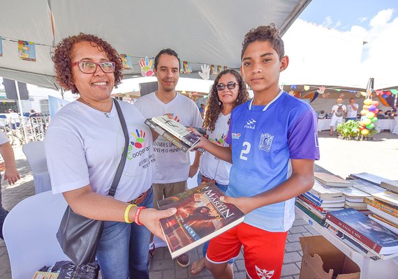 Feira de Troca de Livros acontece no Jacintinho