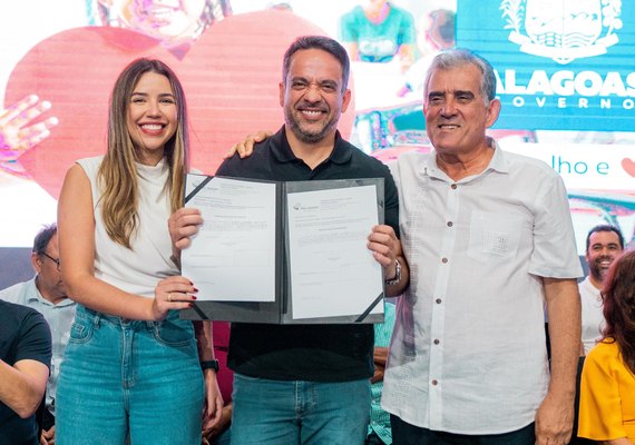 Paulo Dantas inaugura revitalização de mais um trecho da orla de Pão de Açúcar