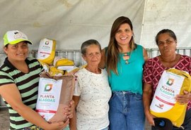 Prefeita fomenta produção agrícola em Novo Lino com entrega de sementes