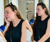 Após 21 horas de viagem, filha de Gerson Brenner chega emocionada ao velório