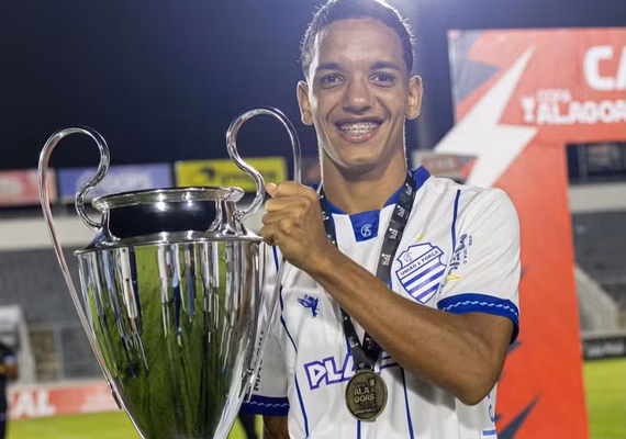 Moacir destaca atuação de Gustavo e elogia jovem após goleada do CSA