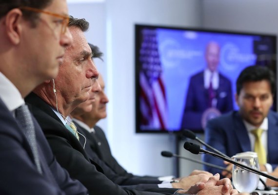 Bolsonaro promete fim das emissões de gases de efeito estufa até 2050