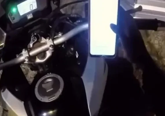 Motociclista de app filma passageira tentando tocar suas partes íntimas durante corrida em Maceió