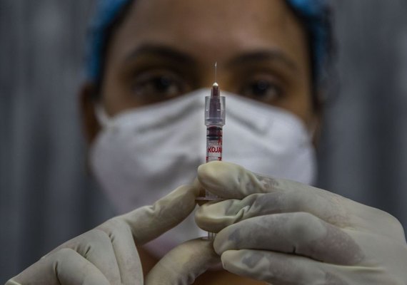 Índia nega envio imediato de vacinas e governo requisita Coronavac