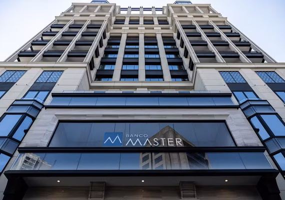 Fraude no Banco Master pode chegar a R$ 12 bilhões, diz diretor da PF