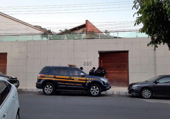 Operação prende ao menos 4 pessoas acusadas de desviar dinheiro