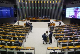 Câmara suspende discussão sobre PEC Emergencial
