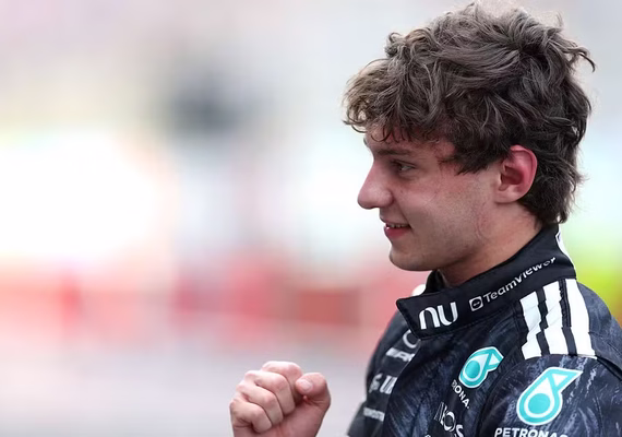 Antonelli conquista pole no Japão e Bortoleto garante nona posição no grid
