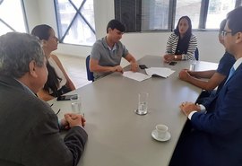 Prefeitura de Penedo e Fundepes assinam contrato para realização de concurso público