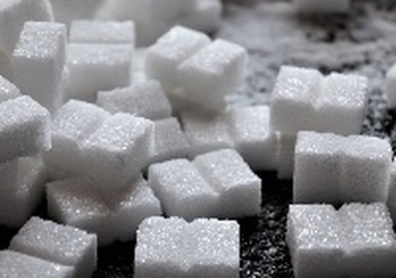 Açúcar cristal se mantém estável no início da semana