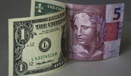 Após corte maior do que o esperado na Selic, dólar encosta em R$5,80