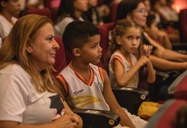 Estudantes de escolas públicas assistem filmes no Circuito Penedo de Cinema