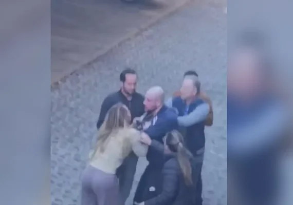 Pastora diz ter agredido entregador após ser chamada de 'rata do Bolsonaro'