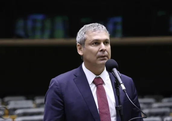 “Estuprador”: acusação de Lindbergh contra Gaspar gera pedido de cassação