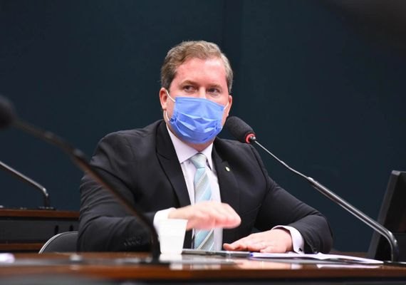 Deputado pede ao Ministério das Comunicações internet 5G grátis nas escolas