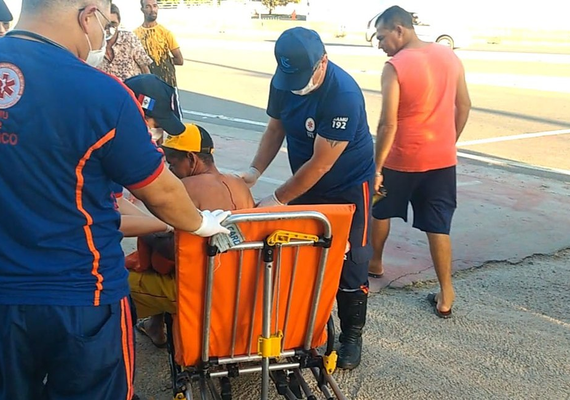 Bebedeira termina em discussão e homem é esfaqueado