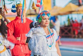 Desfile contagia bairros de Maceió com o espírito do Natal