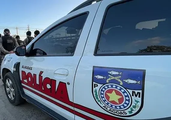 Homem em prisão domiciliar é detido após agredir e trancar companheira