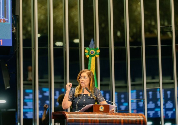 Senadora cobra saída de secretário após novas denúncias na Saúde