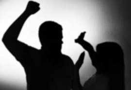 Mulher é agredida pelo companheiro após flagrá-lo sendo beijado por outro homem em festa