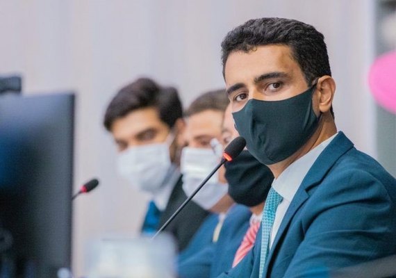 Maceió inicia trabalhos legislativos de 2021 e JHC faz discurso em sessão
