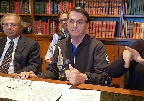 Bolsonaro fala do crescimento do PIB em live