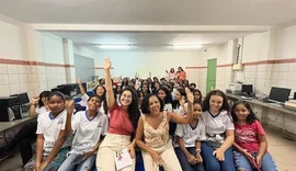 Março Lilás: Teca Nelma e Casa Rosa visitam escolas com palestras sobre o combate ao HPV