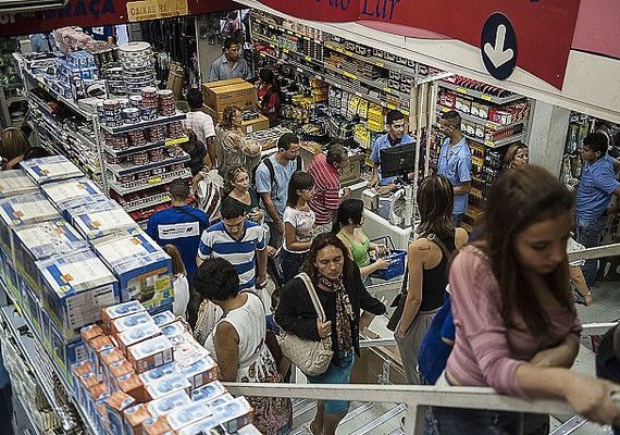 Com descontos de até 70%, Black Friday brasileira começa nesta quinta (03)