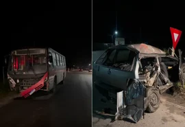 Ônibus com trabalhadores rurais colide com carro na BR-424, em Cajueiro