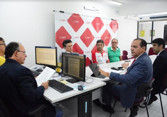 Sinturb nega demissão em massa de cobradores de ônibus