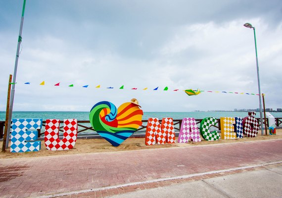 Totem 'Eu Amo Maceió' entra no clima das festas juninas